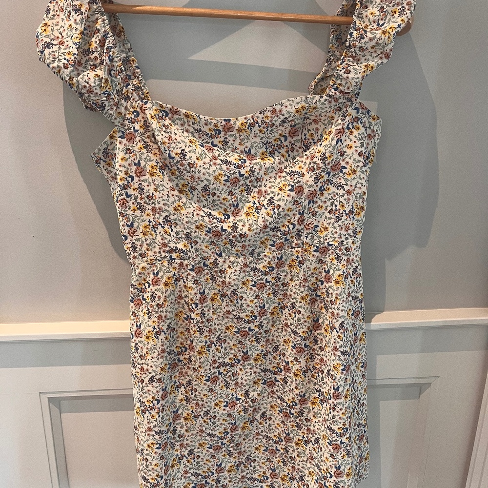 Floral Summer Dress, fully lined, elastic fitted torso.